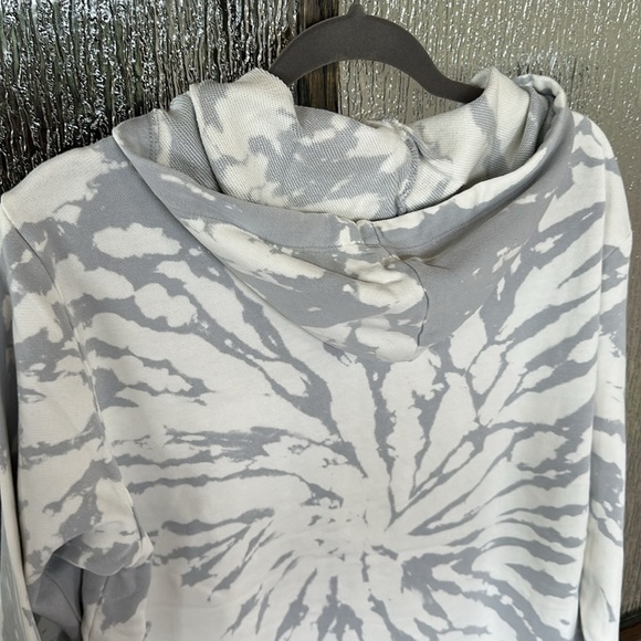 Revolve* 525 America Gray and White Tie-Dye Hoodie dress size Medium. NWT - Picture 7 of 9